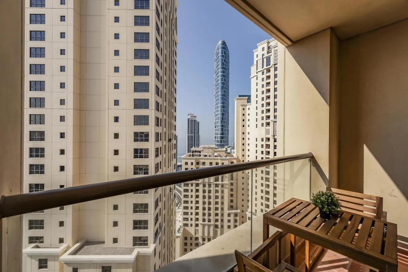 Short Stay Apartment Shams 1 Jumeirah Beach Residence 2 Bed Sleeps 6 Dubaj